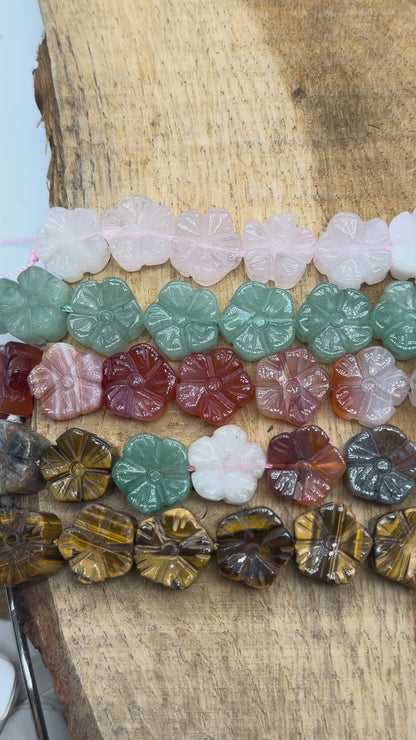Fil de perle forme Hibiscus 14 mm référence 60 (6 pierres disponible)