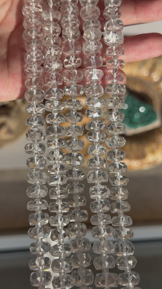Fil de perle forme libre facetté Cristal de roche 6x10 mm (référence 3)