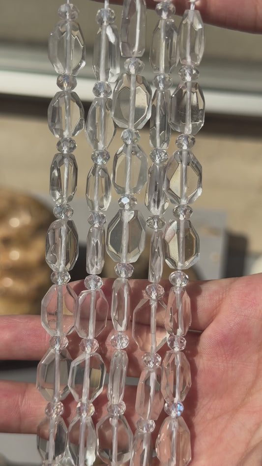 Fil de perle forme libre Cristal de roche 12x16 mm (référence 20)