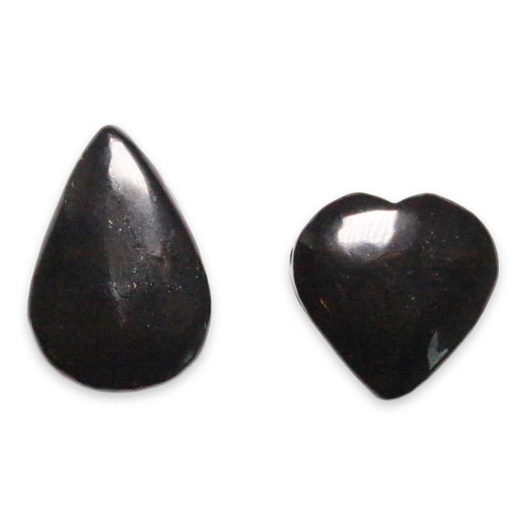 Heart and gout shungite pendant