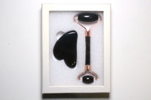 Charger l&#39;image dans la galerie, Coffret obsidienne noire gua sha &amp; rouleau massage

