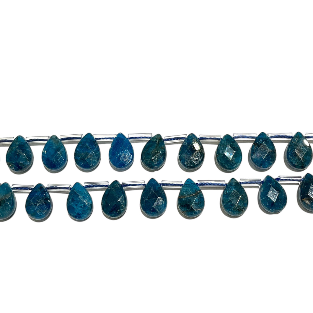32 petits pendentifs Apatite bleue goutte facetté plate